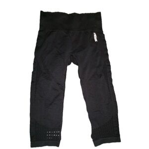 Black Gymshark capri leggings